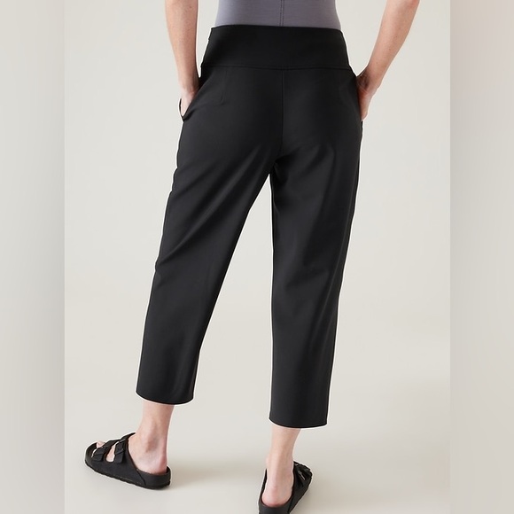 Athleta Stellar Wide Crop - Picture 2 of 9